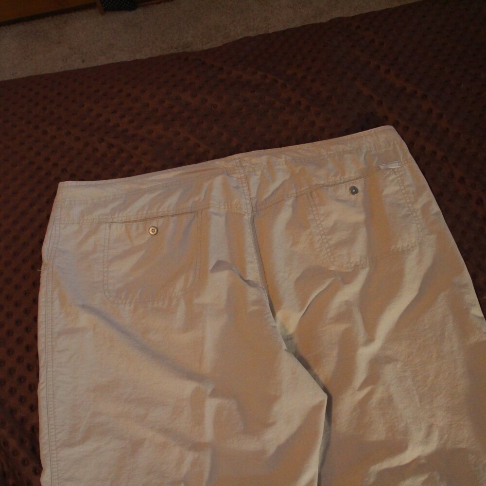 Pants, light beige, hiking.  Size 1X. Columbia brand. Like new. - Picture 5 of 9